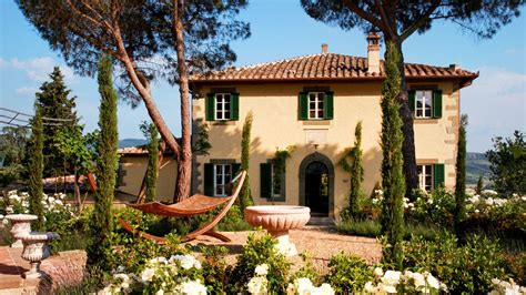 luxury villa bramasole home  italy italian countryside house italy house countryside house