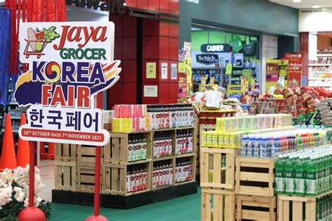 grab  acquire malaysia based supermarket chain jaya grocer tnglobal