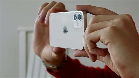 apple iphone  camera specs  display sizes revealed  analyst   mini   ht tech