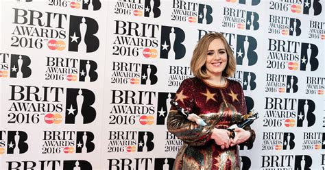 Adele Concert Video Singer Convinces A Man To Accept His Girlfriend S