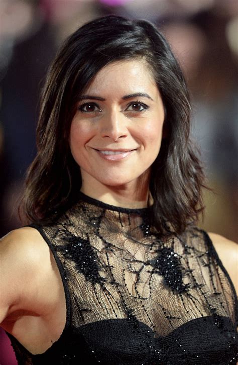 Lucy Verasamy Itv Weather Girl Flaunts Hourglass Curves In Completely