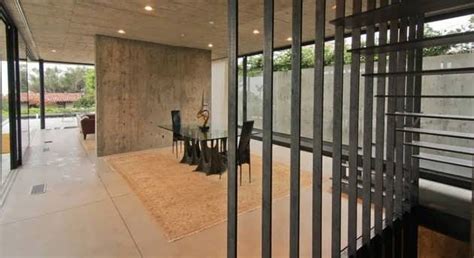 san diego concrete house design   interior  exterior living spaces  equally