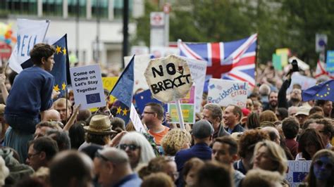 thousands    brexit  colorful protest cnn