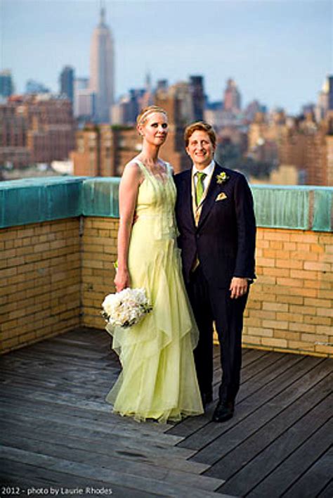 sex and the city s miranda marries her girlfriend in new york