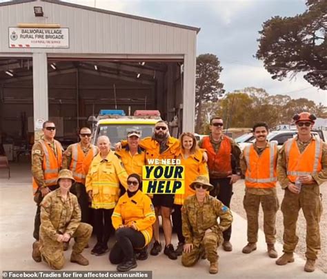 Australian Tradies Offer Free Services To Bushfire Victims Daily Mail