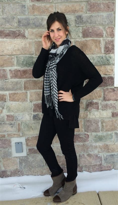 what i wore real mom style wearing black on black realmomstyle