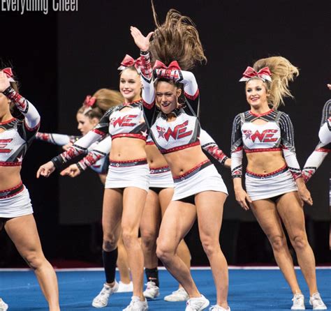 woodlands elite cheer picture poses cute cheerleaders cheerleading