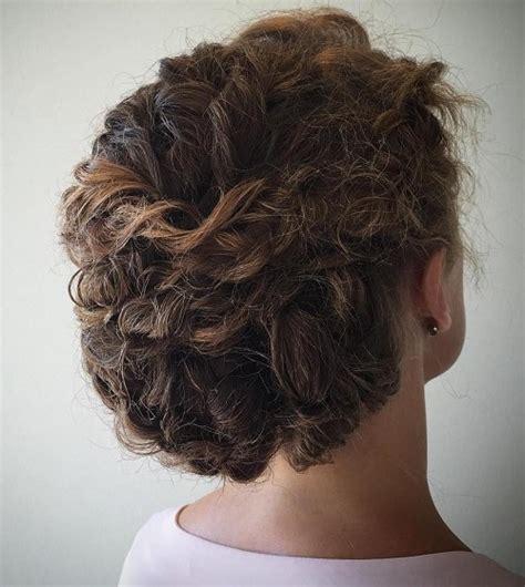 20 Cute Hairstyles For Naturally Curly Hair To Try In 2022
