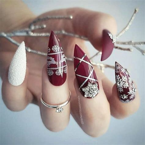 festive christmas nail art ideas easy designs  holiday nails