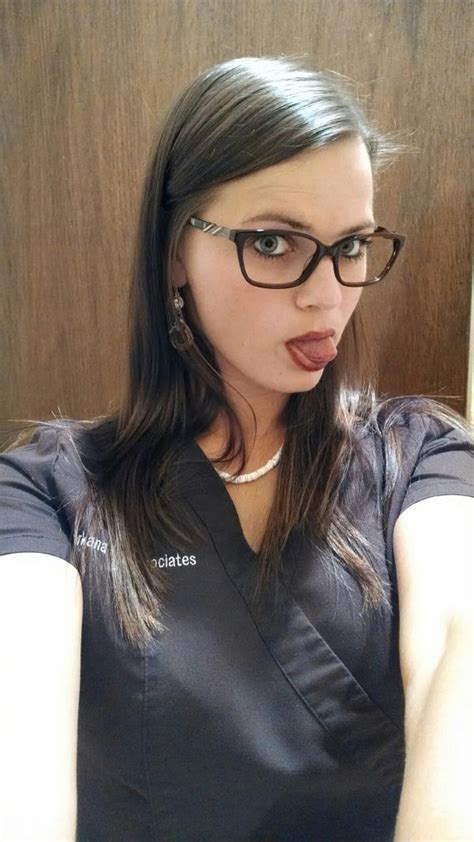 Chivettes Bored At Work 32 Photos