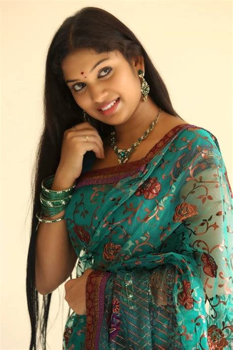 indian bhabhi beautiful selfie in saree ♥ desi girls ♥