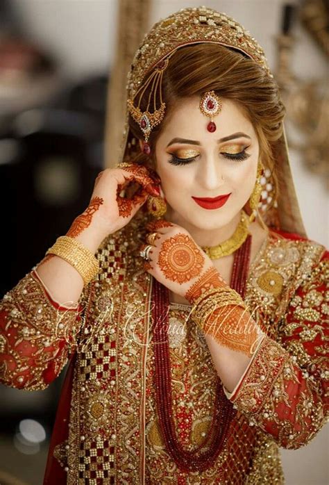 Pin By Raatyca On Barat Brides Stylish Wedding Dresses Pakistani