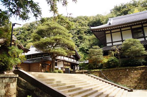 engakuji temple kamakura japan visions  travel