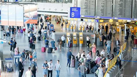 flughafen  frankfurt ist der groesste verkehrsflughafen deutschlands