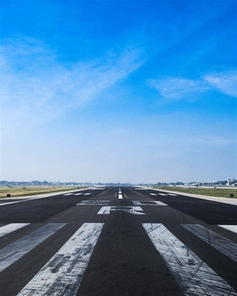 airport runway wallpapers top  airport runway backgrounds wallpaperaccess