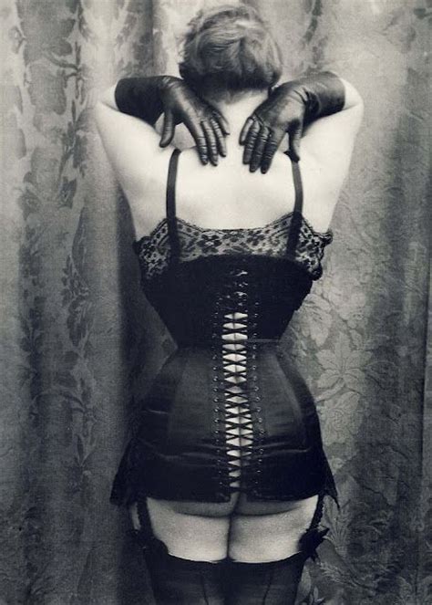 16 Best Images About Vintage Erotic Women In Corsets On