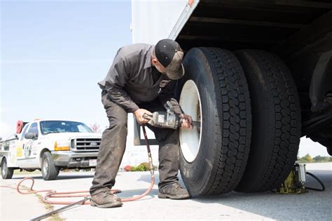 truck tire repair    costs  semi truck repair