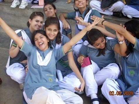 Desi Indian Teenage School Girls In Group Photos Hot