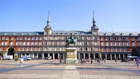 plaza mayor madrid hop  hop  tours  top rated sights attractions  spain