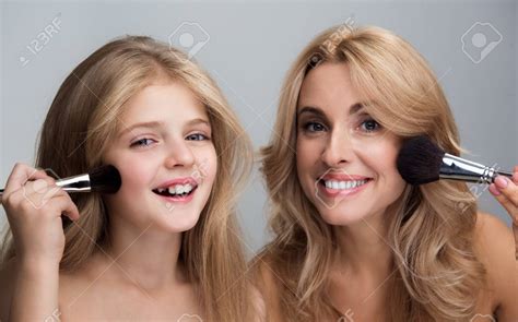 mother daughter nude portrates