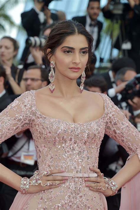 Sonam Kapoor Photos Photos The Meyerowitz Stories Red