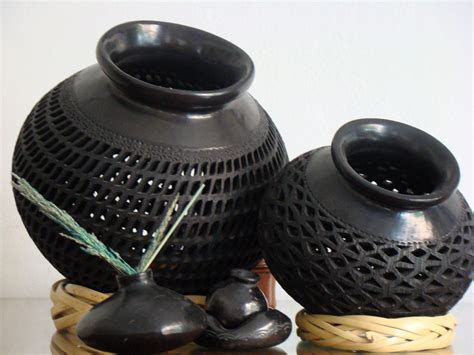 artesanias de barro negro reliquia zapoteca  el mundo