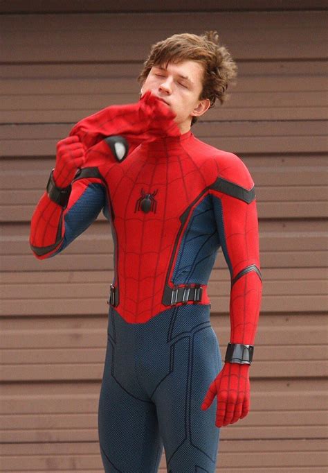 the male celebrity famous male picture blog tom holland spiderman new pics