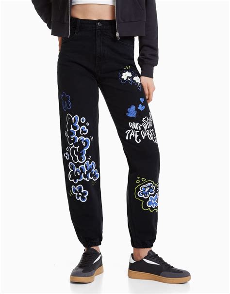 graffiti jogger jeans woman bershka