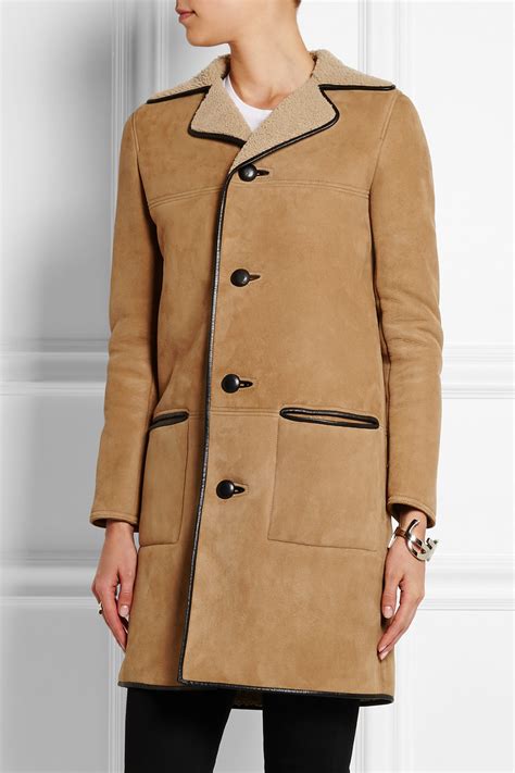 casual chic girl camel coat