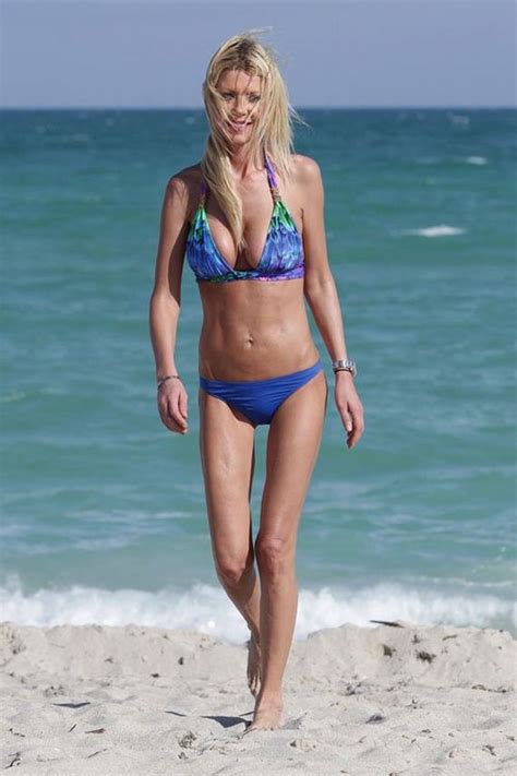 Tara Reid Sexy Swimmer In Miami