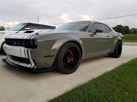 dodge challenger hellcat widebody grey triumph forged svs wheel front