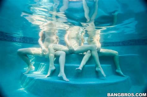 underwater group sex in public cumception