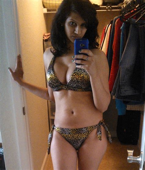 Hot Abroad Working Desi Girl Hot And Nude Selfie