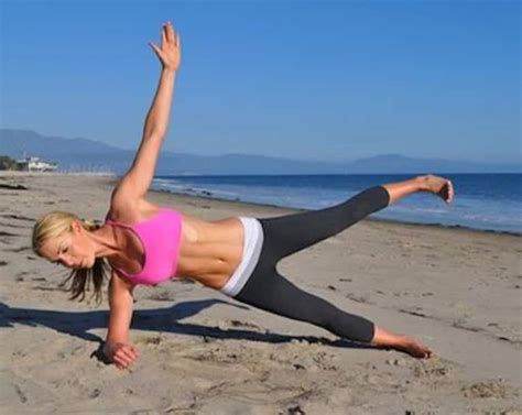5 Reasons To Do Planks Every Day Mindbodygreen