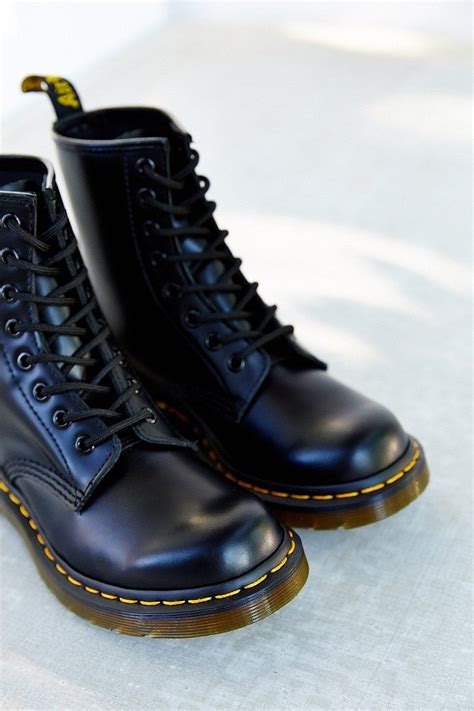 urban outfitters boots  martens  martens boots