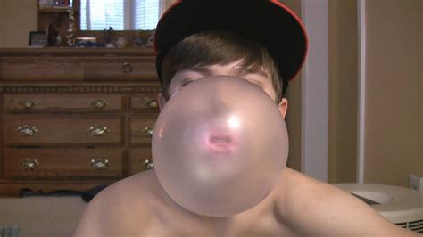 Biggest Bubble Gum Bubble In The World Youtube