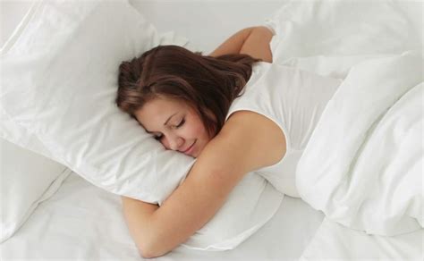 neurocientíficos advierten que las mujeres deben dormir más de 8 horas