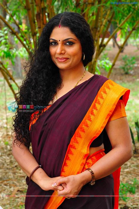Asha Sarath Actress Photo Image Pics And Stills 214983