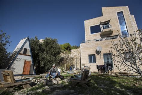 israel steps  boycott fight  airbnb settlement ban aruba today