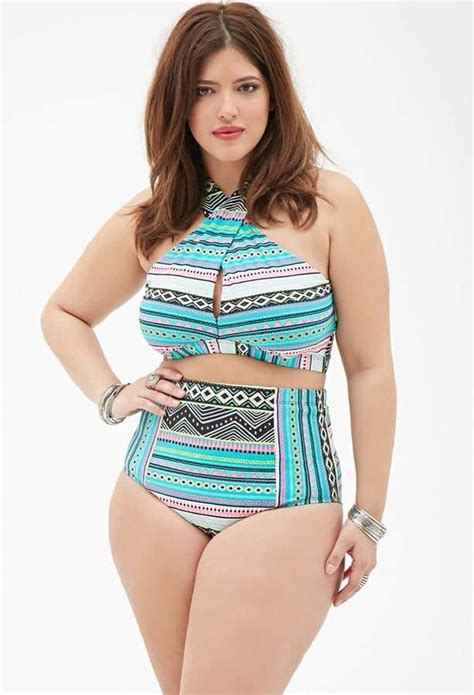 20 Gorgeous Beachwear Outfits For Plus Size Ladies This Year