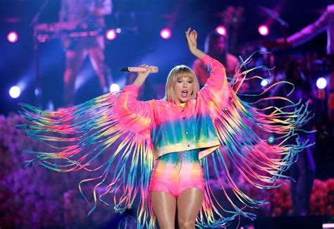 taylor swift passes kardashian clan as highest paid celebrity