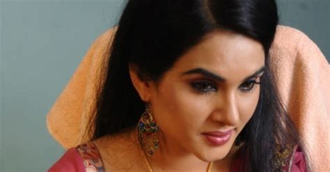 indian hot actress actress kavya singh hot sexy cleavage ha