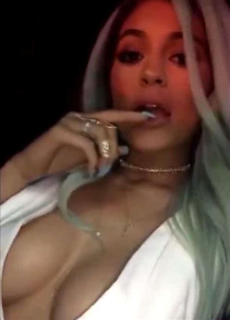 nsfw kylie jenner snapchat pics and videos pussy pics