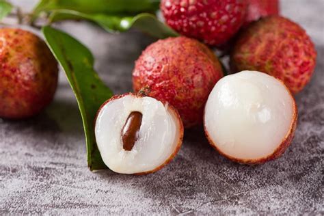 lychee benefits  reasons   juicy fruit shouldn