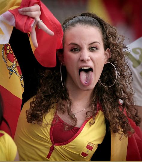 Beautiful Spanish Fans Of Euro 2012 Istoryadista
