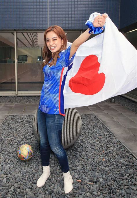 W杯で話題“美しすぎるサポーター”shono 前へ前へ！スペイン戦へエール 反響大きさには「激ヤバ」― スポニチ Sponichi Annex 芸能