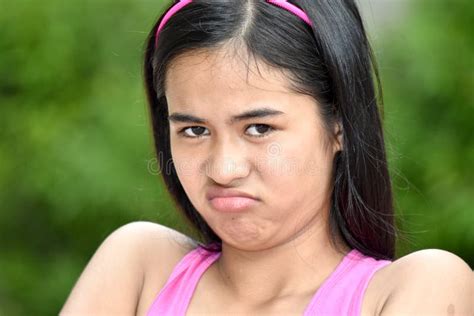 Eine Stubborne Cute Filipina Female Youngster Stockbild Bild Von
