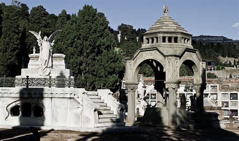 guide  barcelonas cemeteries