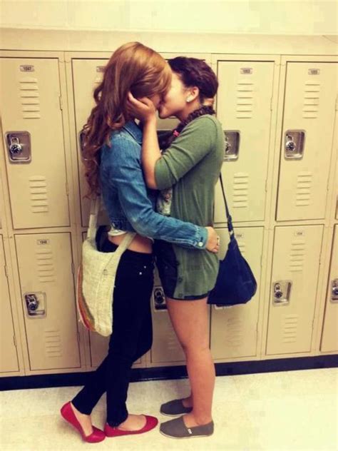 Cute Lesbians Kissing By Qualitybg On Deviantart