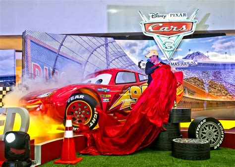 Matteo Guidicelli Unveils Life Sized Lightning Mcqueen At Sm North Edsa